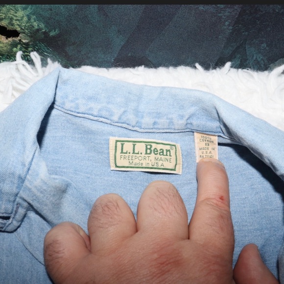 Women’s L.L. Bean Button Down Blue Denim Shirt - Picture 3 of 3